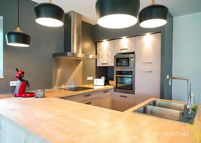 Ballat's Dine Villa Murol